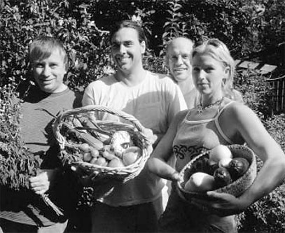 New York City: proud farmers with bounty in the Liz Christy Garden. Photo: Farley Andrews